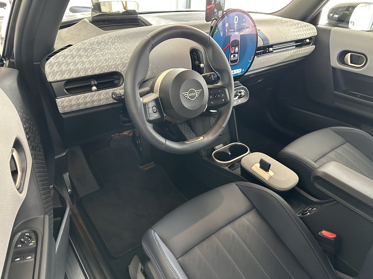 MINI Cooper C Favoured Trim HUD Lenkradheizung LED RFK
