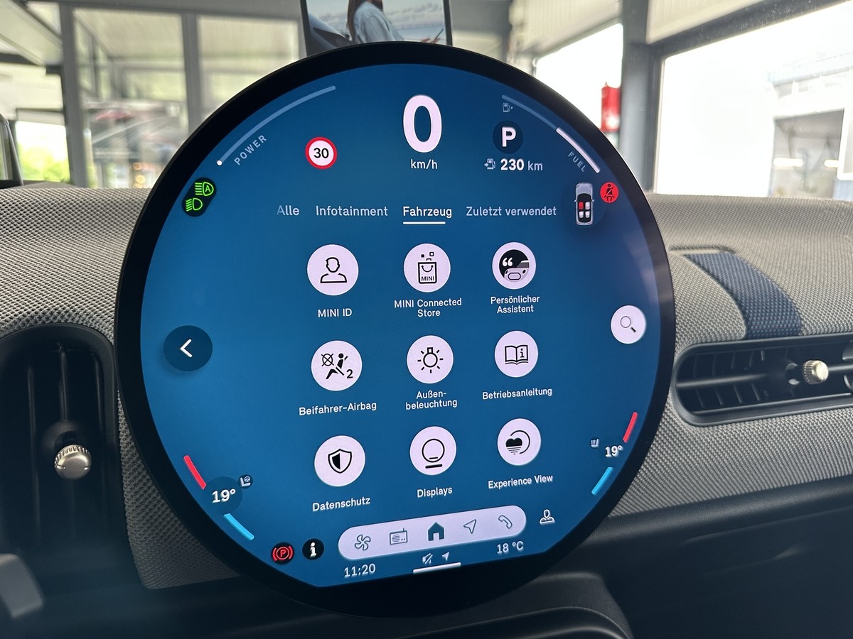 MINI Cooper C Favoured Trim HUD Lenkradheizung LED RFK