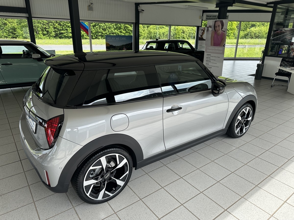 MINI Cooper C Favoured Trim HUD Lenkradheizung LED RFK