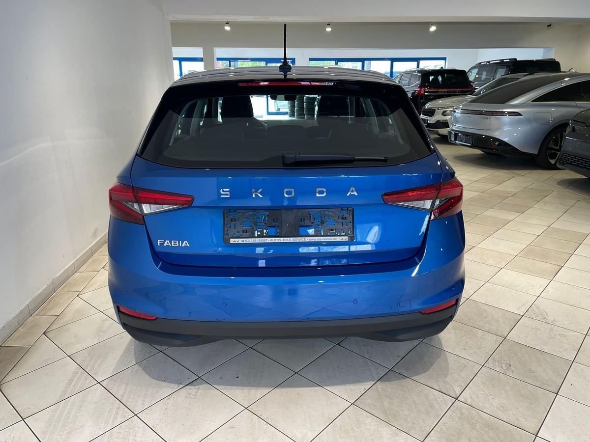 Skoda Fabia 1.0TSI Selection 5J Garantie