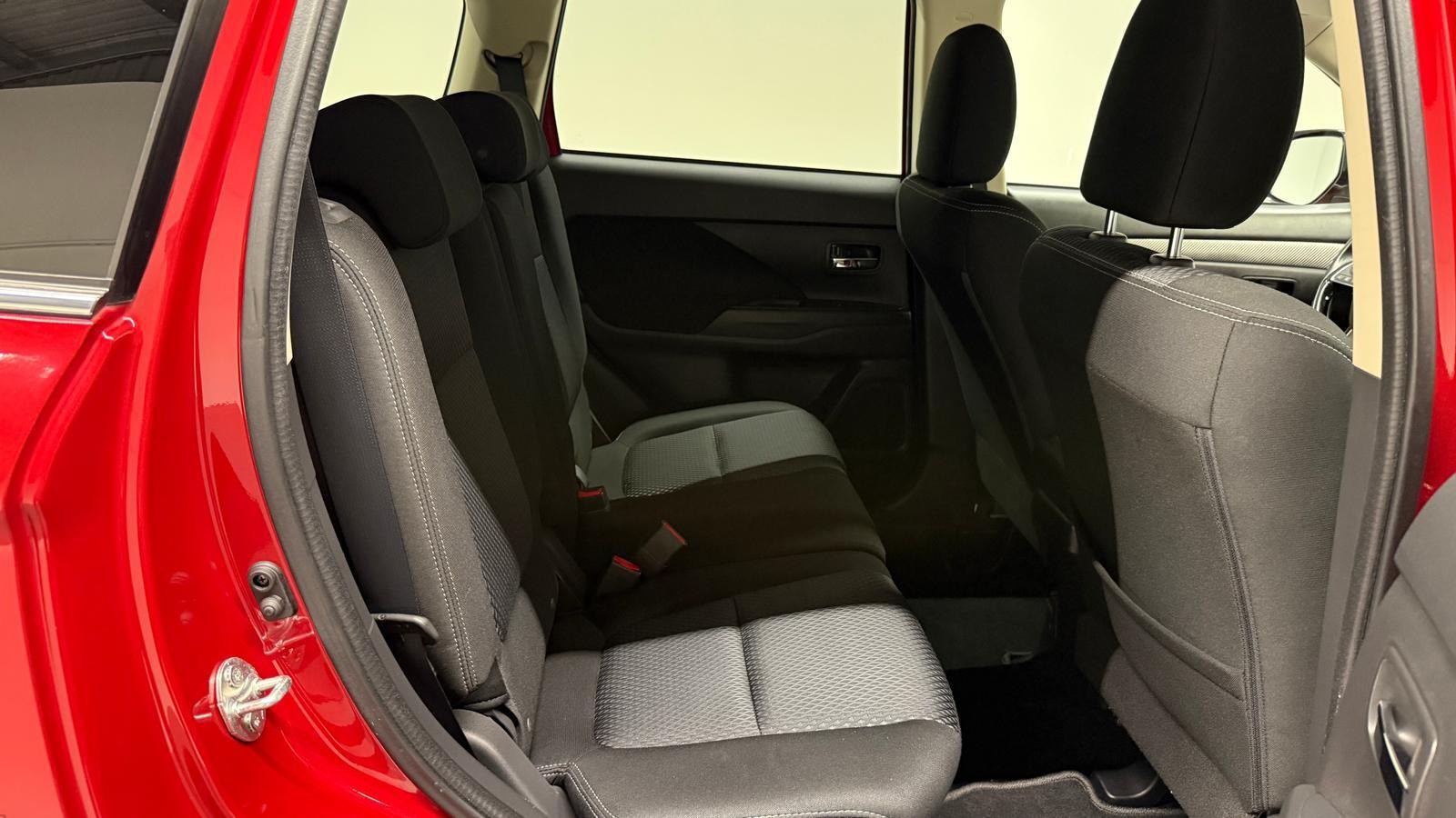 Mitsubishi Outlander DAB/Carplay/SHZ/Kam/AHK/Tempom./18-LM