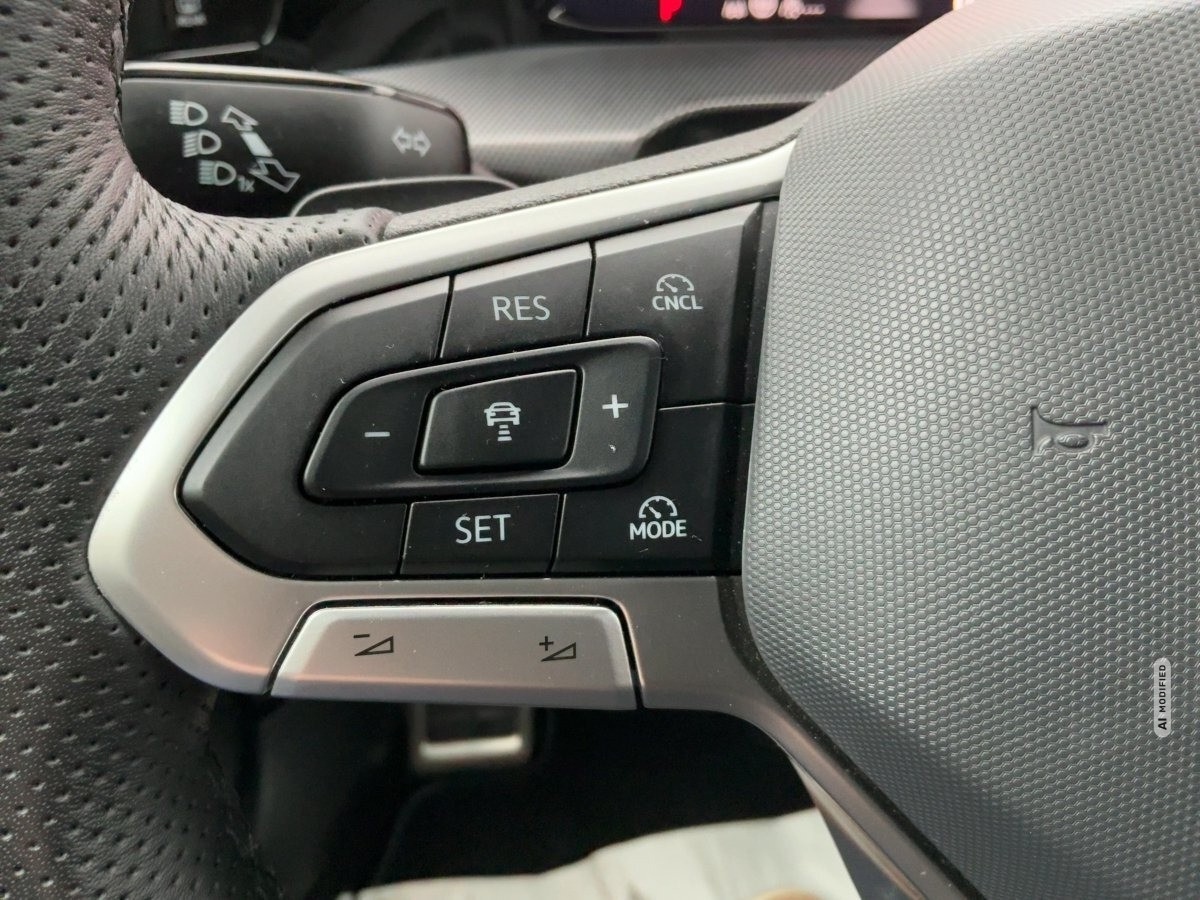 Volkswagen Golf Golf VIII Variant 2.0 TDI R-Line,ACC,AHK,AUTOM.