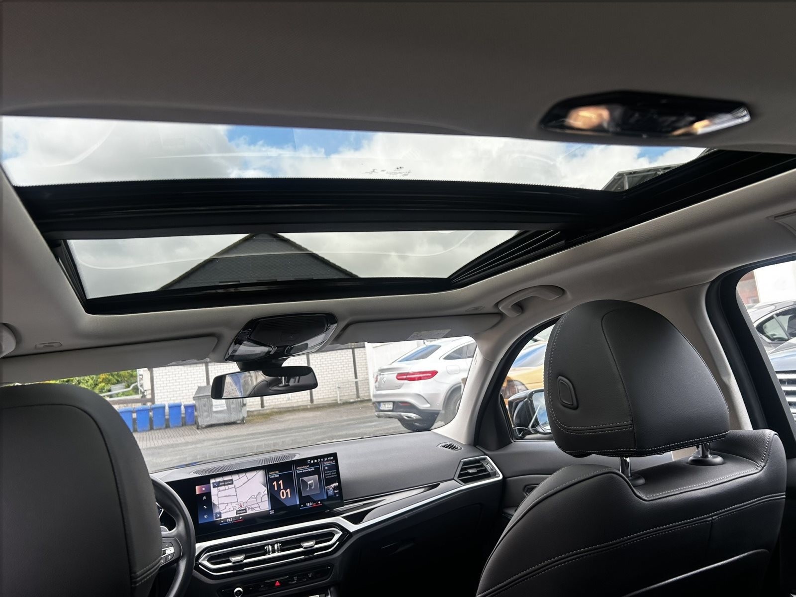 BMW 318 Touring Panorama LiveCockpit+ Sport ActiveGuard+ SHZ