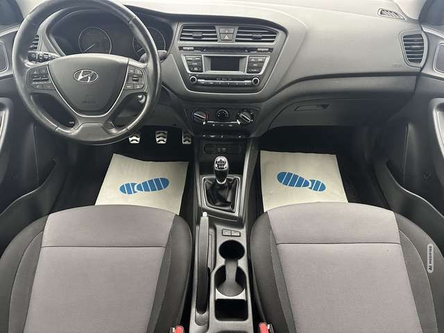 Hyundai i20 blue Trend 