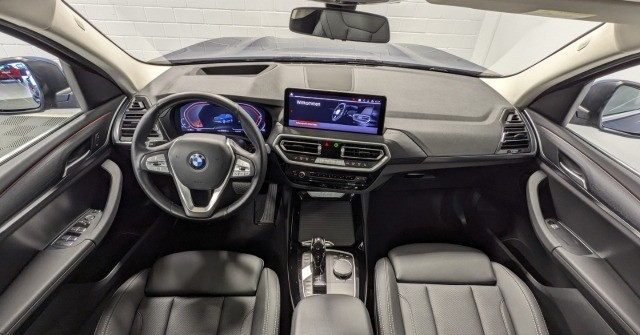 BMW X3 20i xDrive Laser Live-Cockpit Pano Innovation