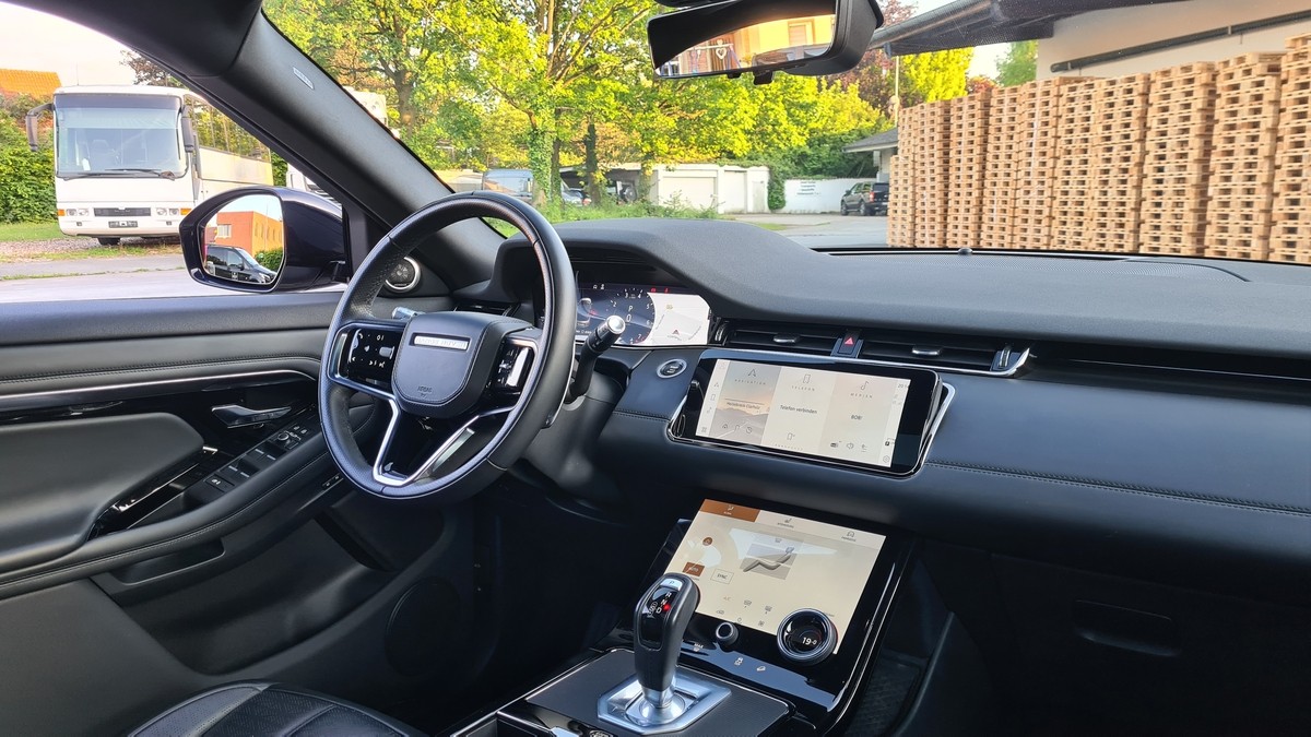 Land Rover Range Rover Evoque 2.0 P250 R-Dynamic HSE AWD AHK Pano