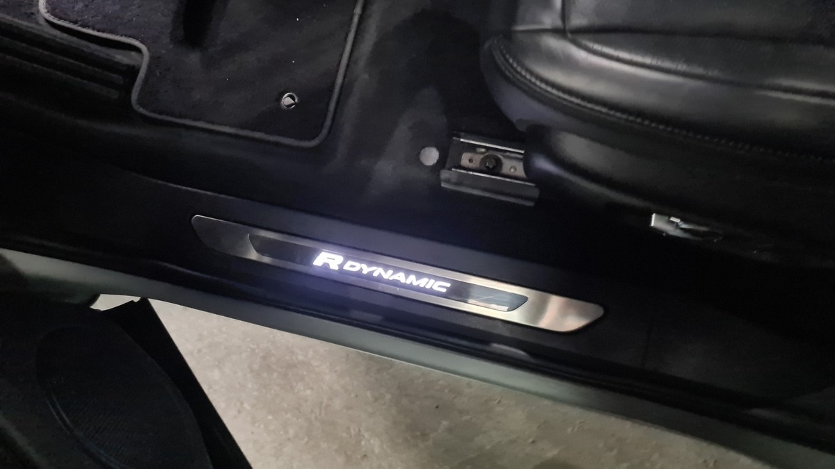 Land Rover Range Rover Evoque 2.0 P250 R-Dynamic HSE AWD AHK Pano