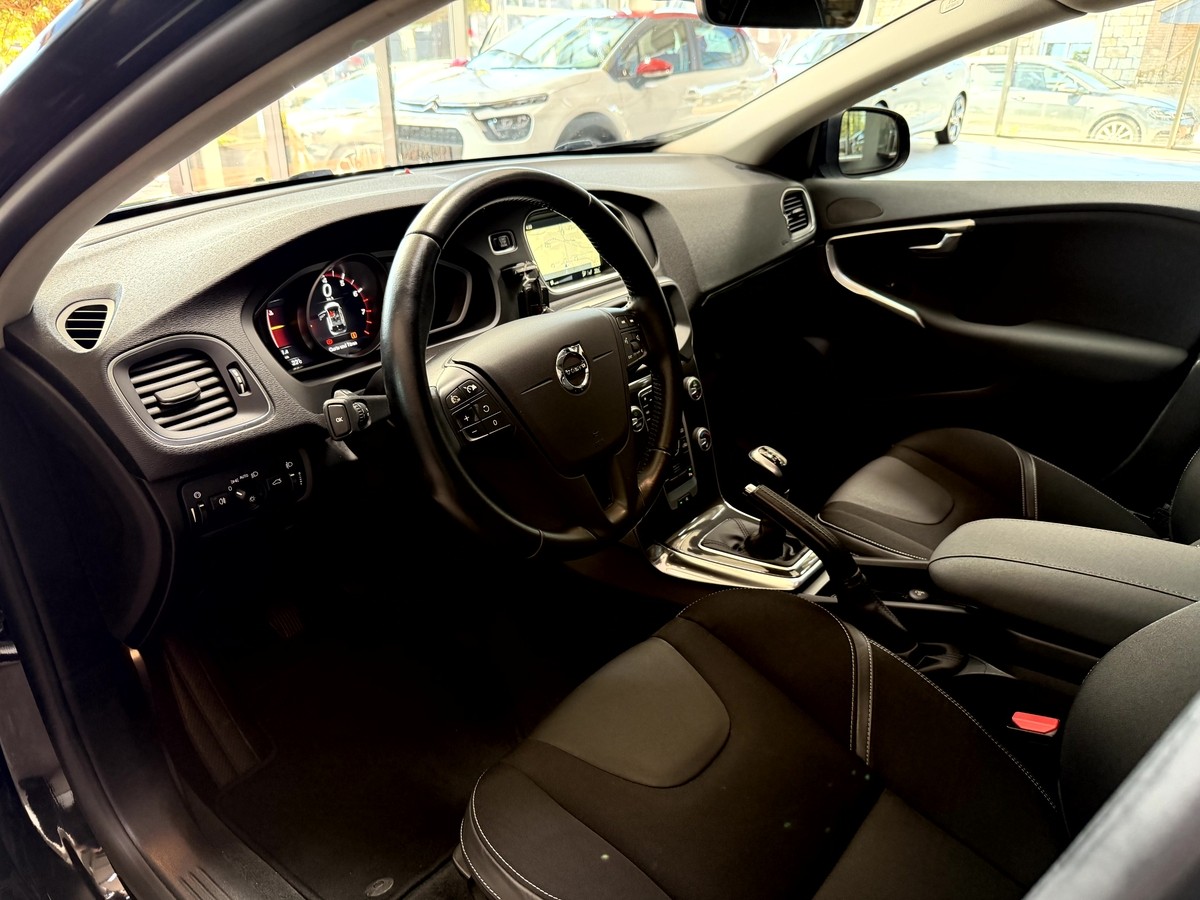 Volvo V40 V 40 T2 Kinetic Tempomat Navi SHZ PDC