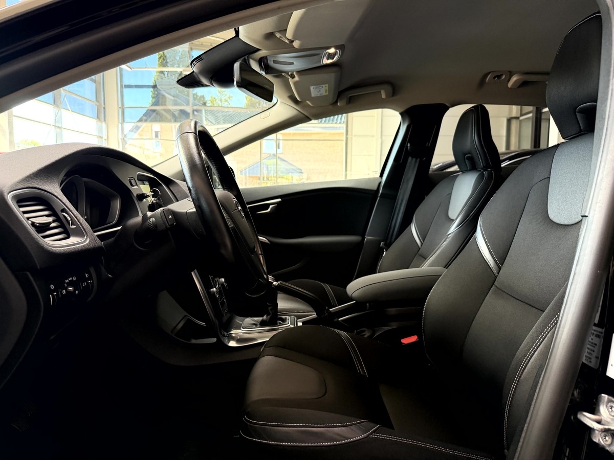 Volvo V40 V 40 T2 Kinetic Tempomat Navi SHZ PDC