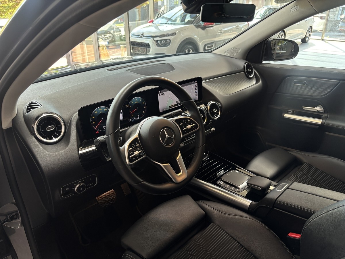 Mercedes-Benz GLA 250  Progressive Night LED MBUX AHK
