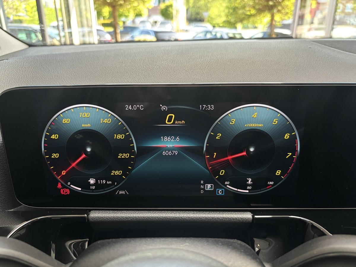 Mercedes-Benz GLA 250  Progressive Night LED MBUX AHK