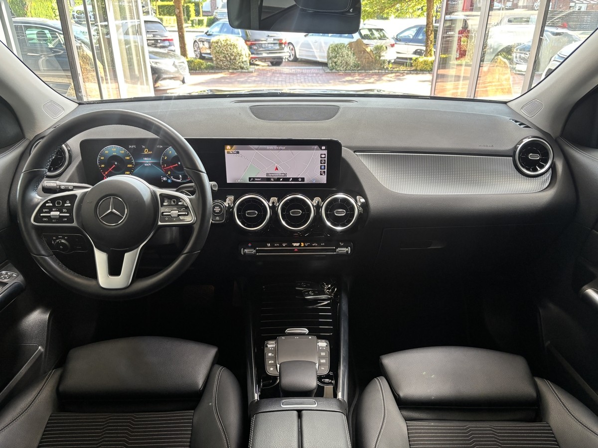 Mercedes-Benz GLA 250  Progressive Night LED MBUX AHK
