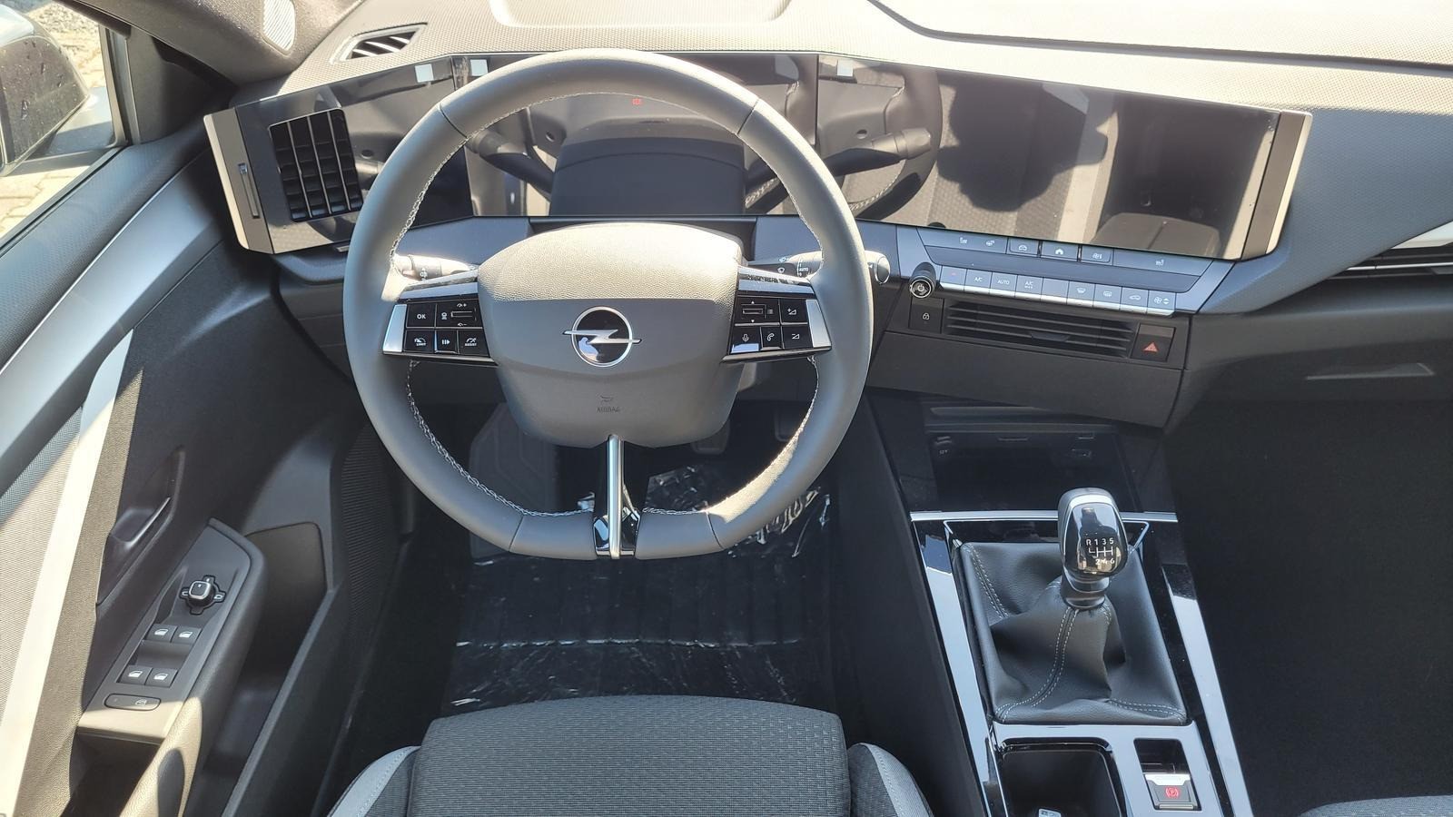 Opel Astra Edition*LED*Navi*Shzg*Lhzg*PDC*Cam*17Zoll*