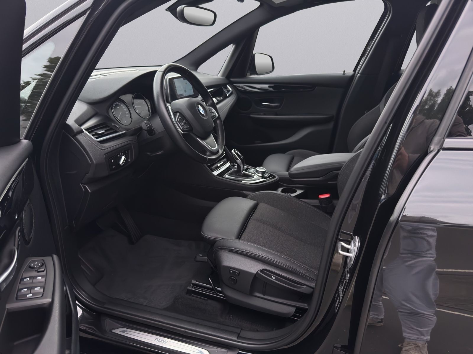 BMW 220 2 Active Tourer  i Aut. SportLine/AHK/LED/Nav
