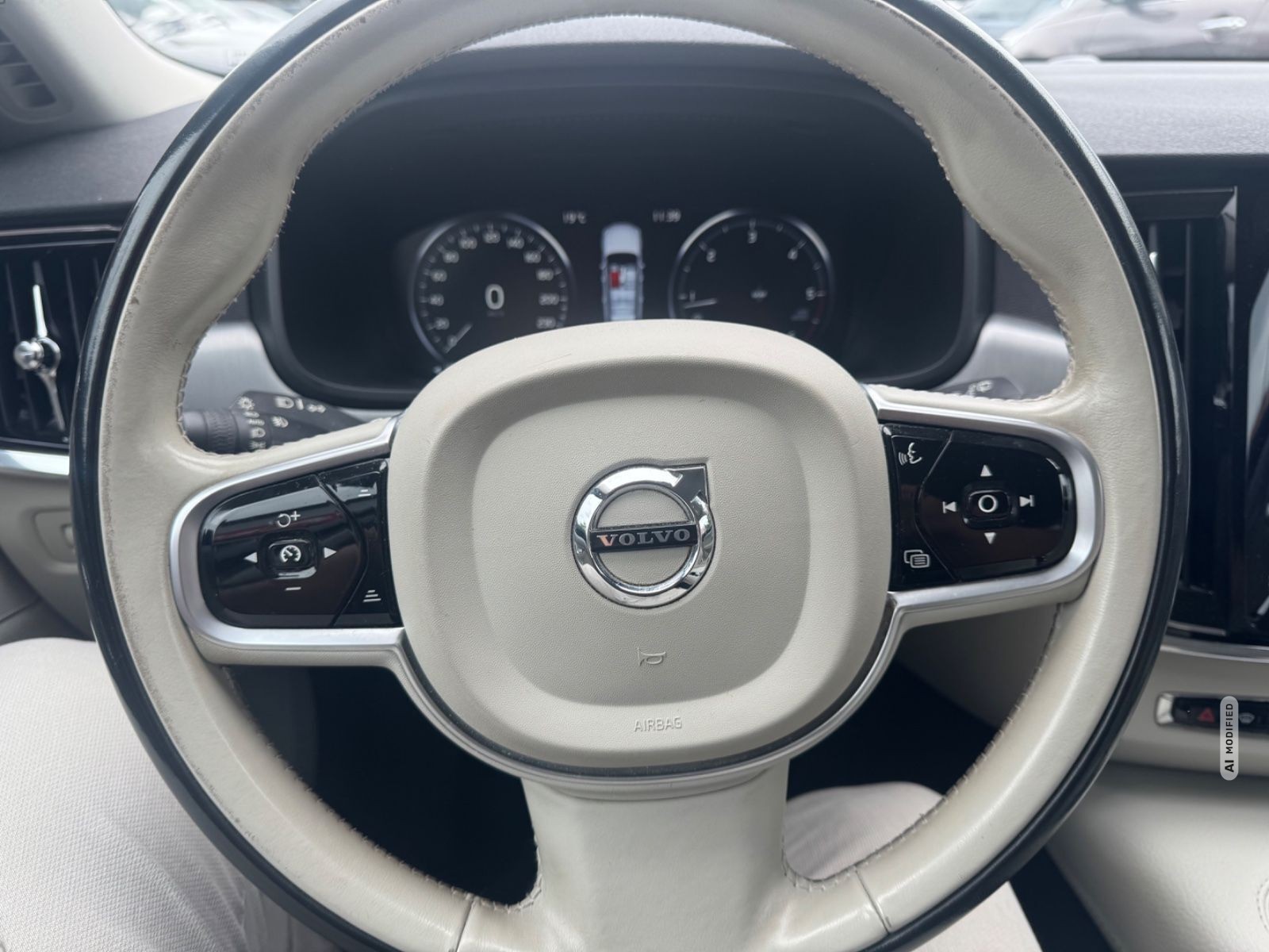 Volvo V90 Kombi Momentum Leder PDC MFL Navi Lane Temp