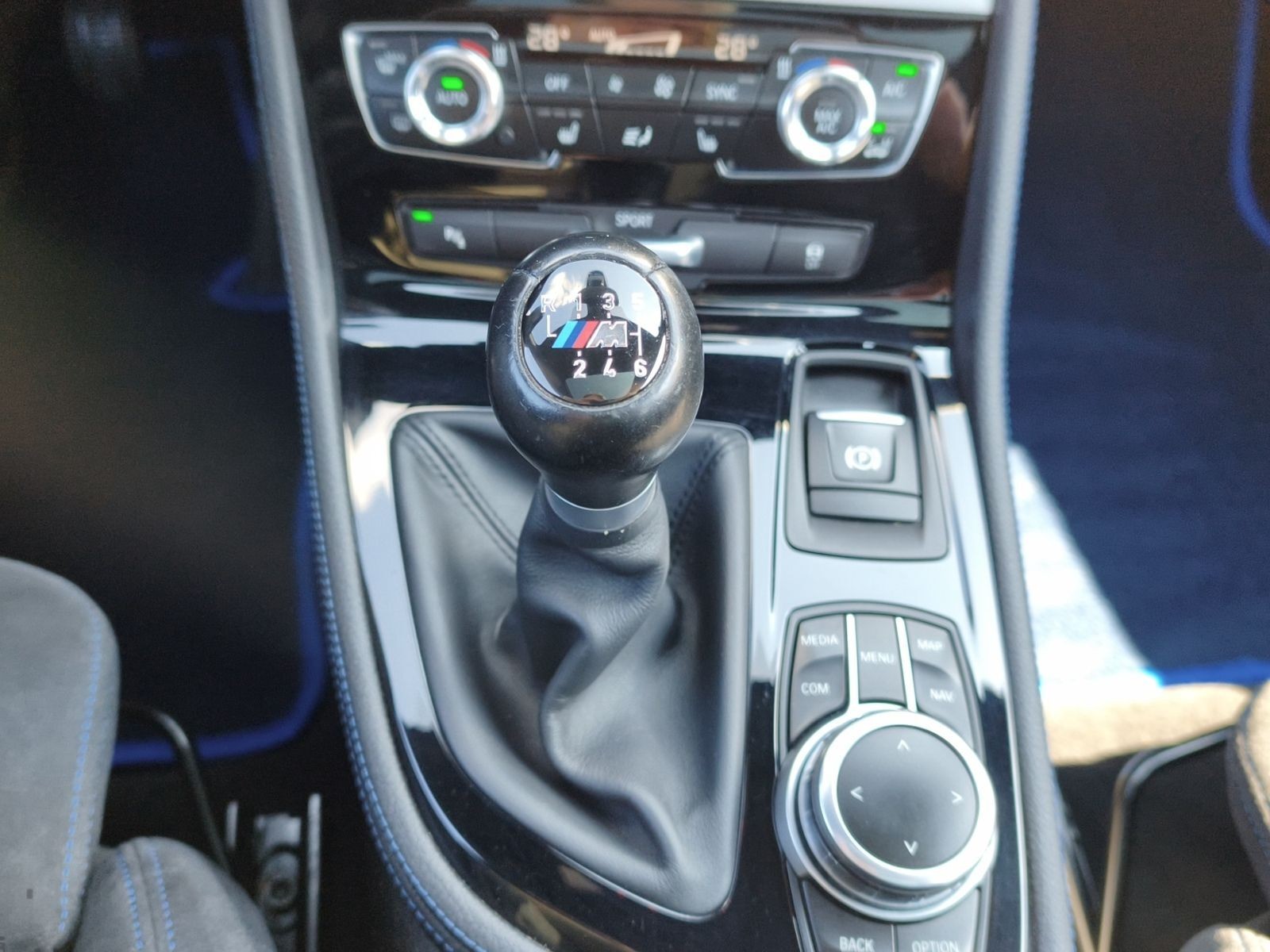 BMW 218 Active Tourer xDrive M Sport/AHK/ Garantie