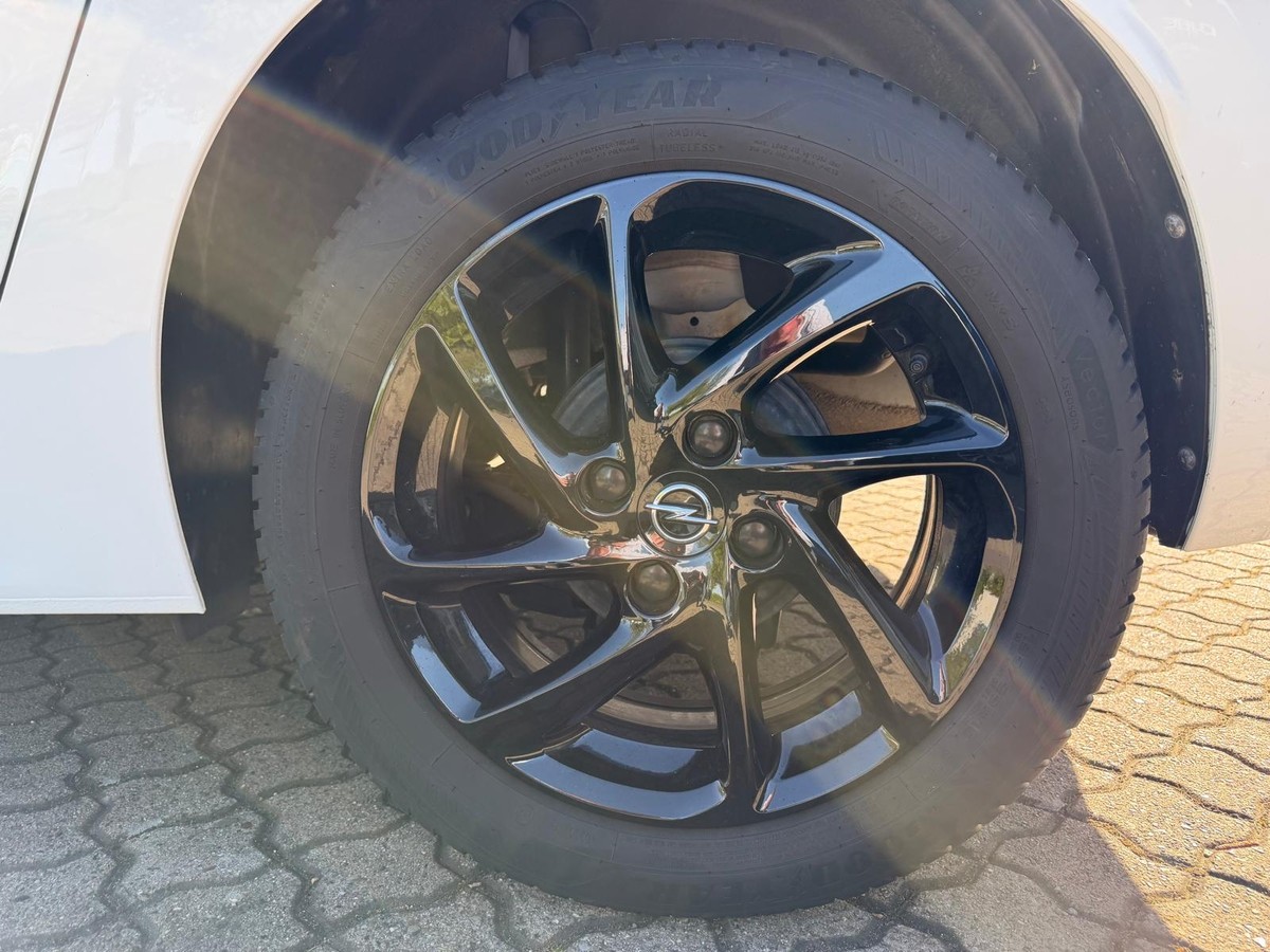 Opel Corsa F 1.2 Turbo GS Line Allwetterreifen
