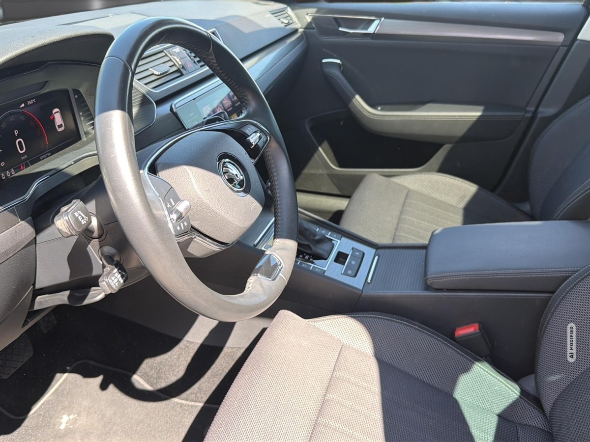 Skoda Superb Combi TDI 4x4* DSG* LED* Panodach* AHZV* 