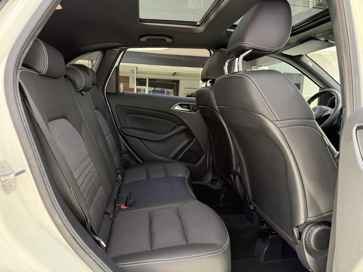 Mercedes-Benz B 180 Edition Urban