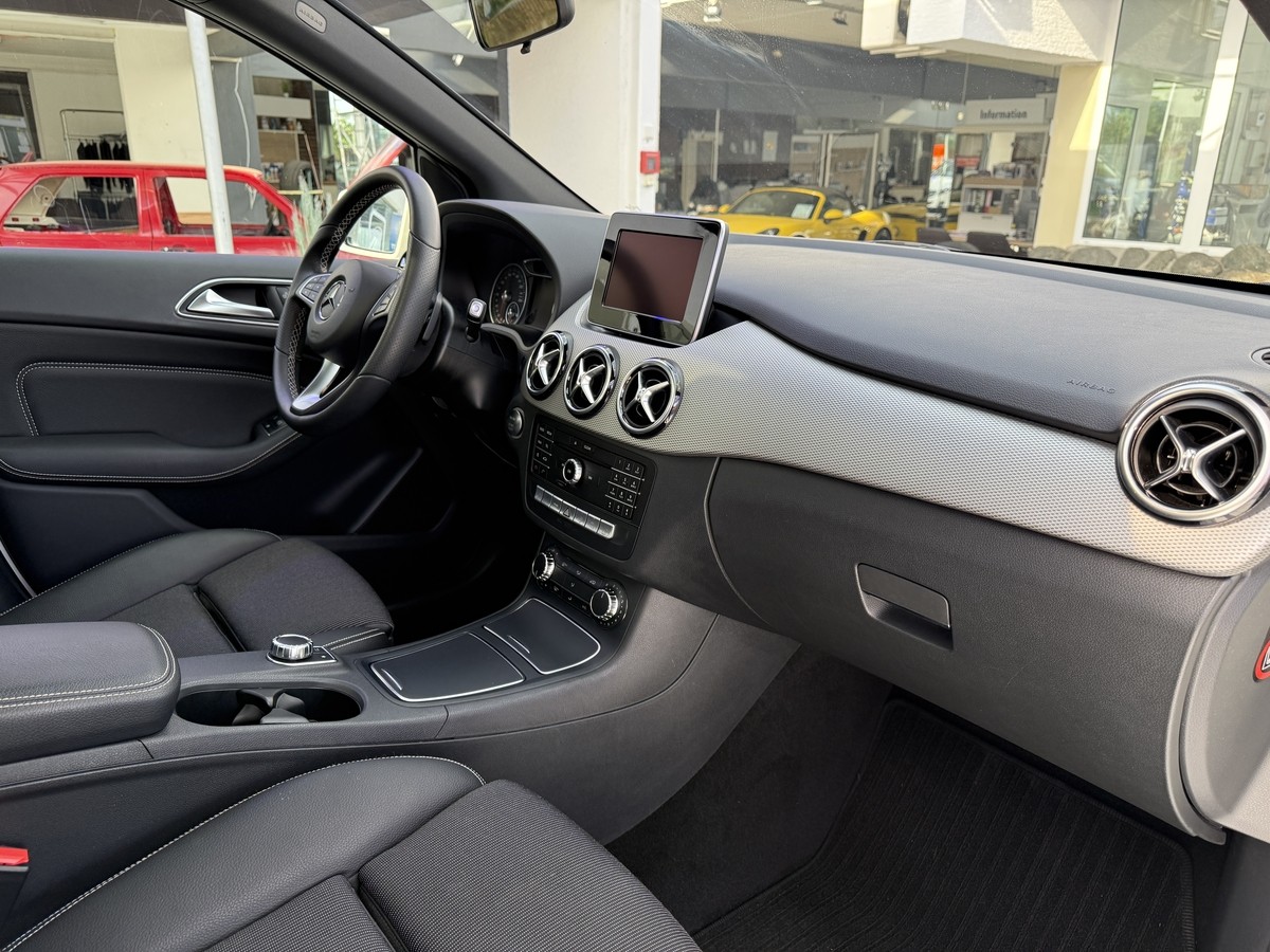 Mercedes-Benz B 180 Edition Urban