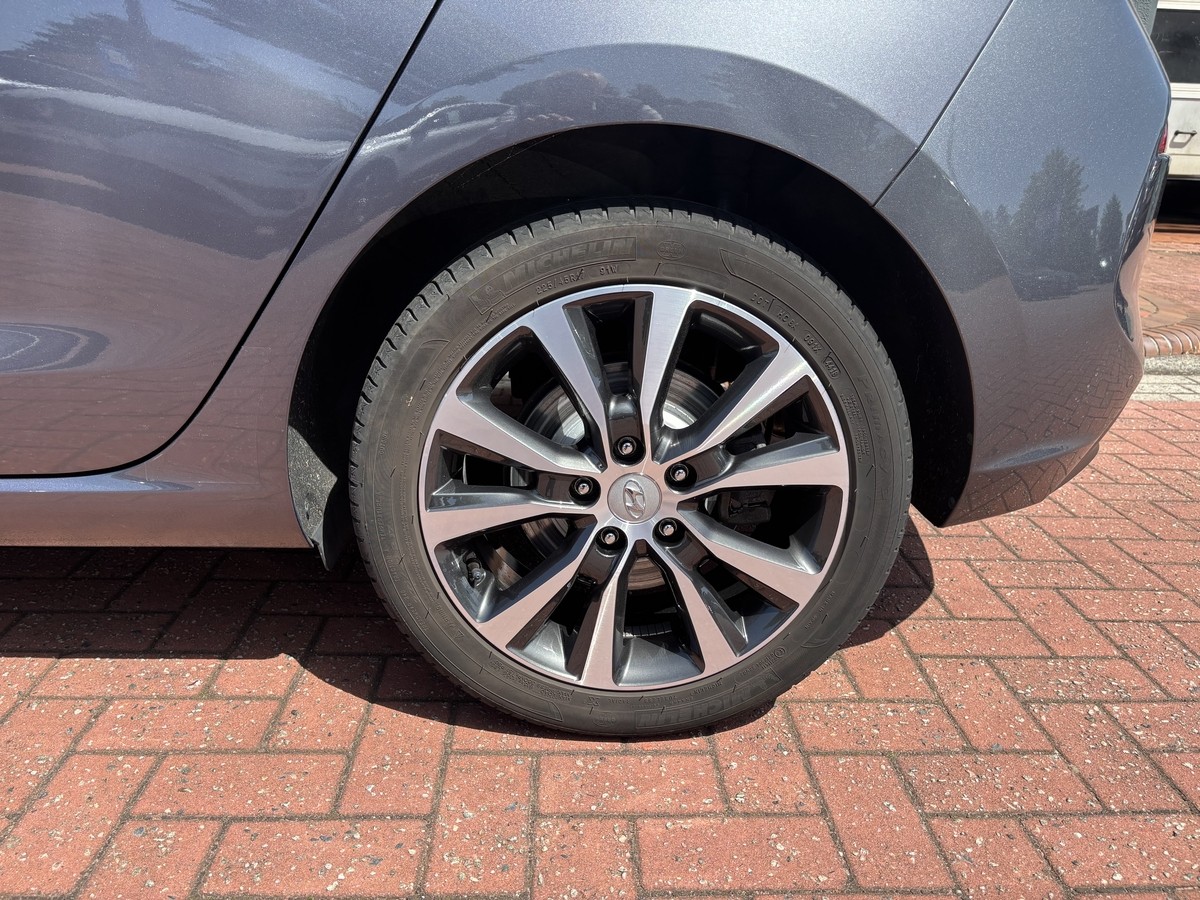 Hyundai i30 Premium, Automatik,Navi,LED