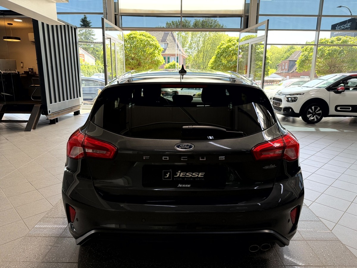 Ford Focus 1.0 EcoBoost ST-Line LED R.Cam CarPlay 