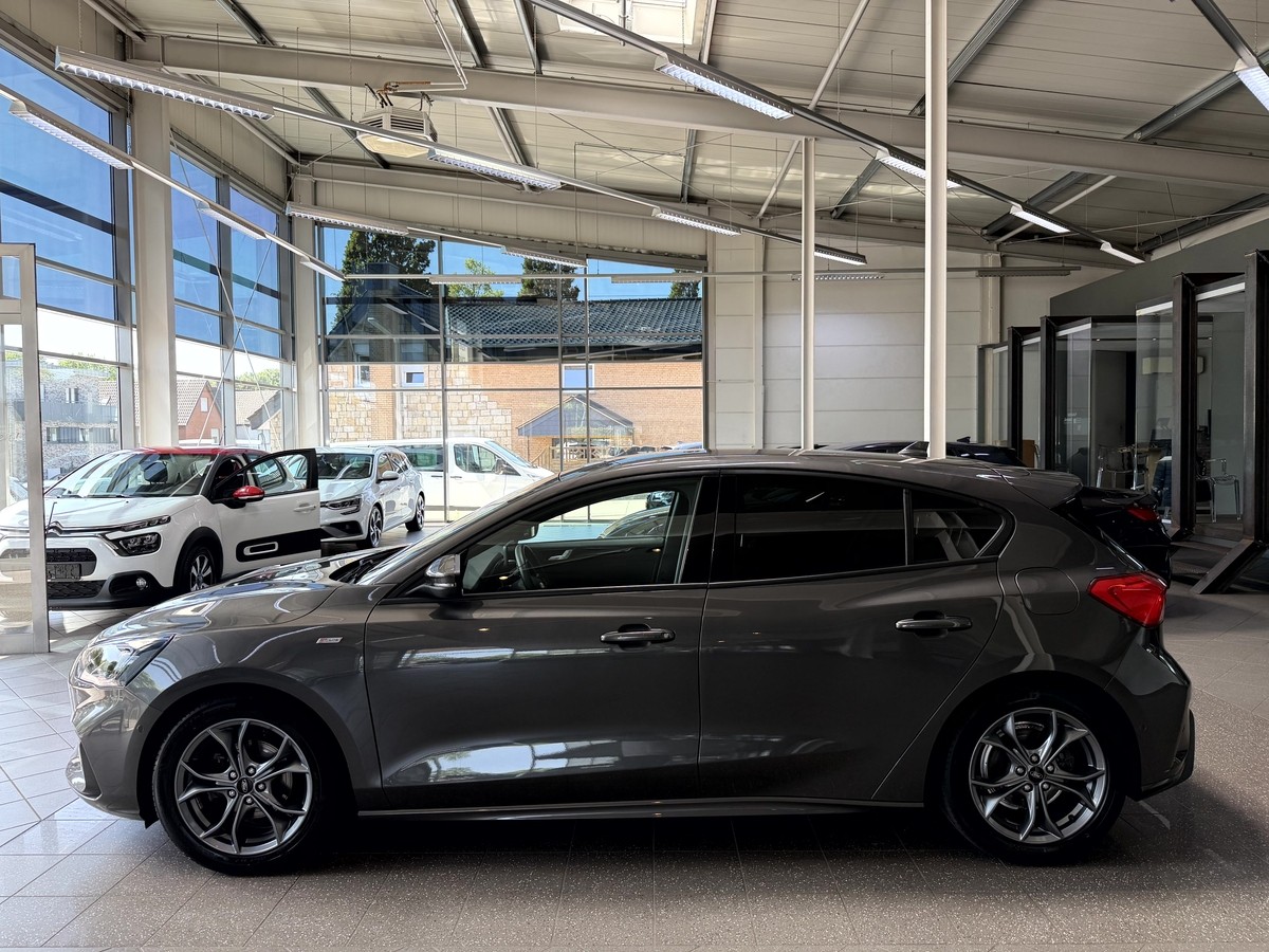 Ford Focus 1.0 EcoBoost ST-Line LED R.Cam CarPlay 