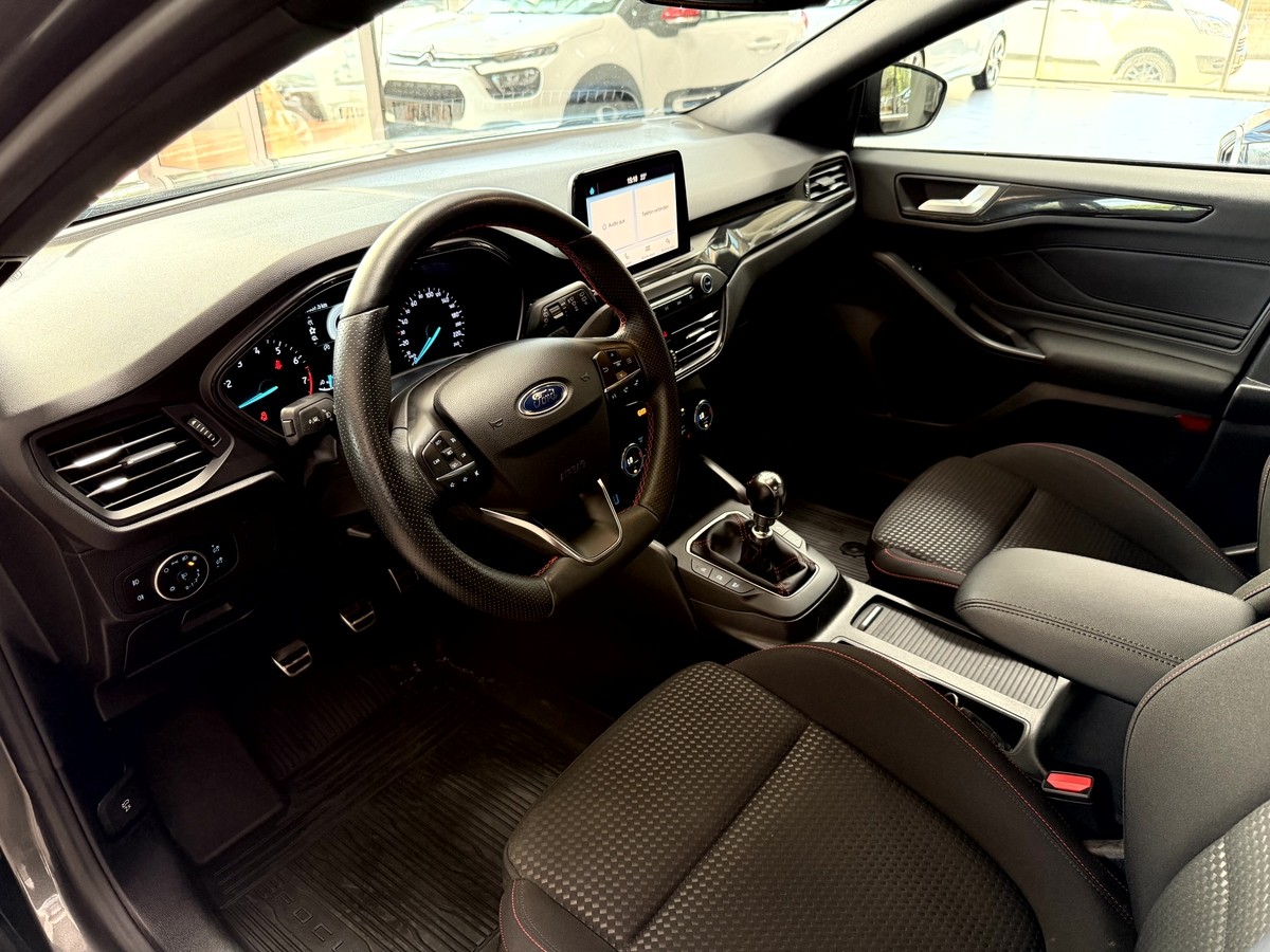 Ford Focus 1.0 EcoBoost ST-Line LED R.Cam CarPlay 