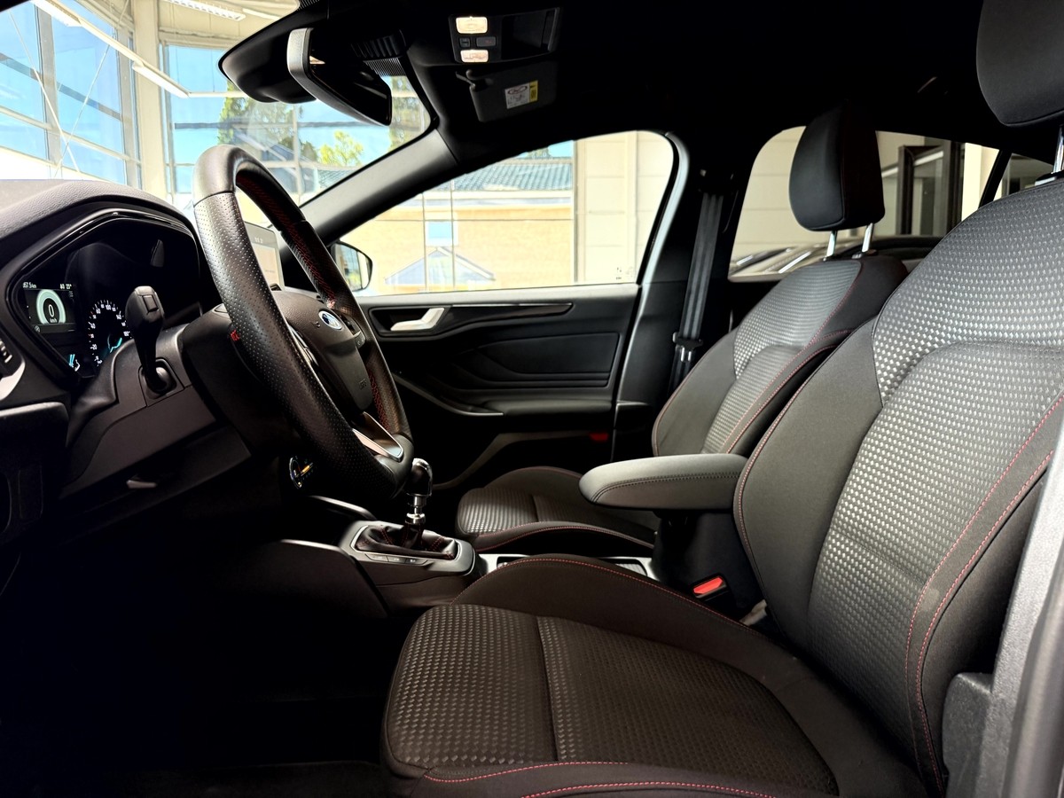 Ford Focus 1.0 EcoBoost ST-Line LED R.Cam CarPlay 