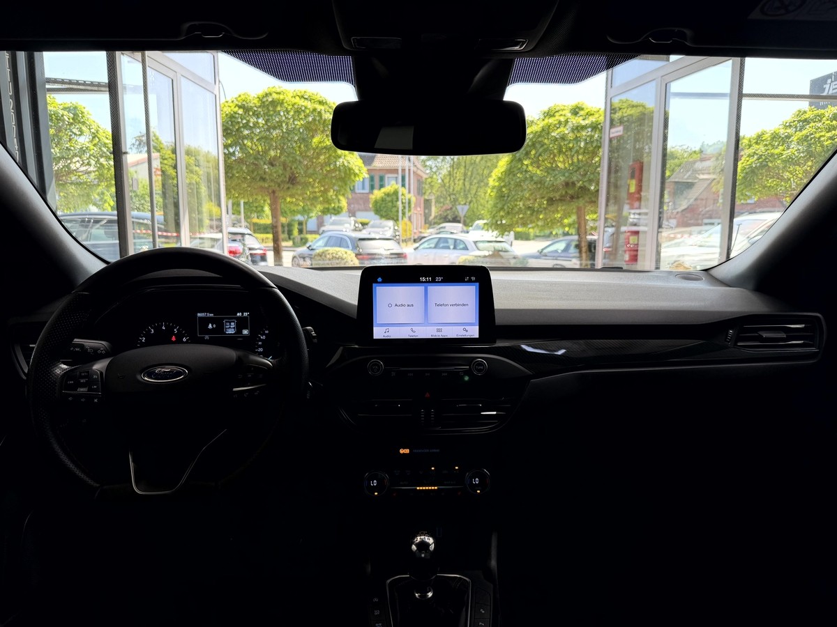Ford Focus 1.0 EcoBoost ST-Line LED R.Cam CarPlay 