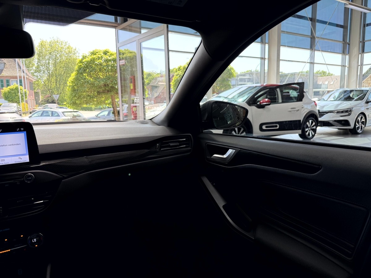Ford Focus 1.0 EcoBoost ST-Line LED R.Cam CarPlay 