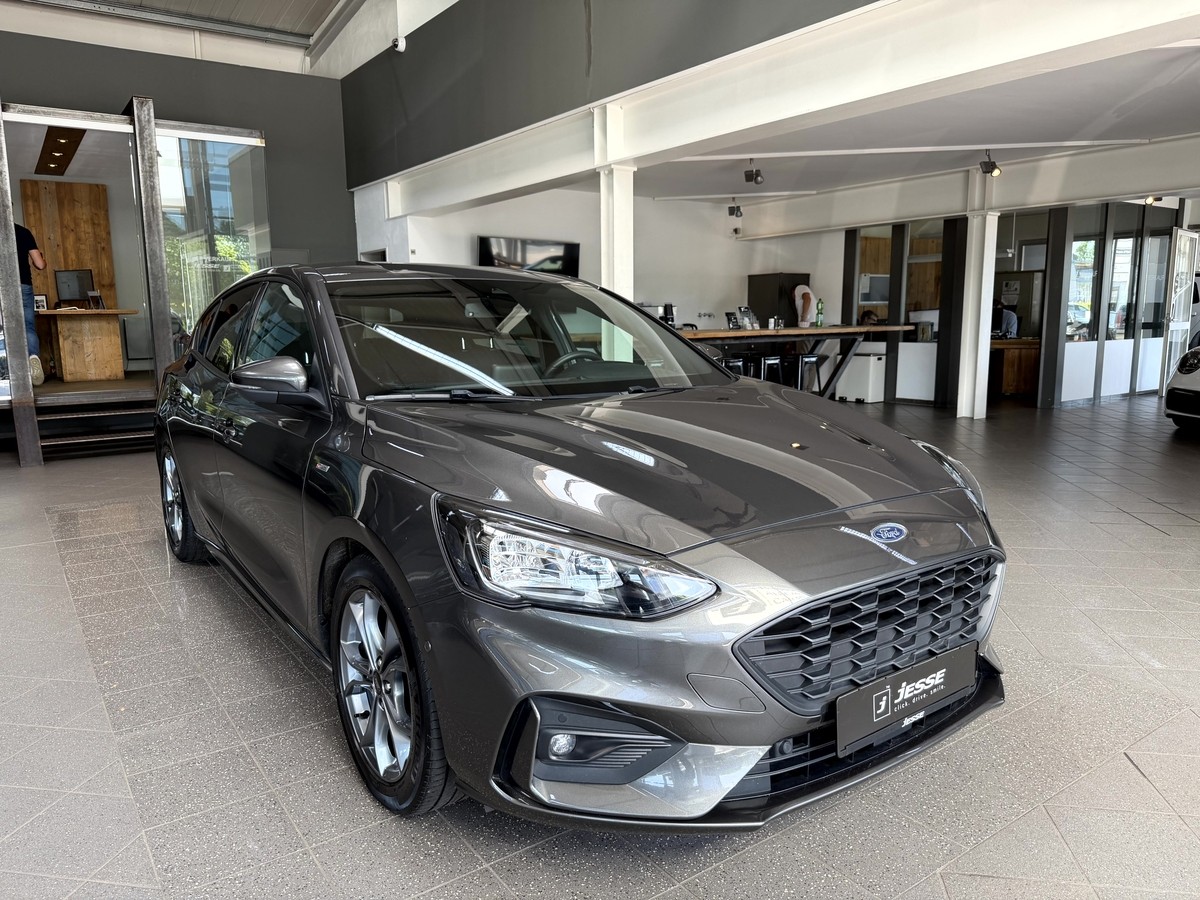 Ford Focus 1.0 EcoBoost ST-Line LED R.Cam CarPlay 