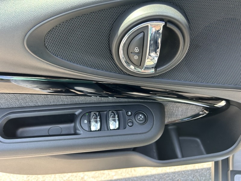 MINI One Clubman CHILLI KLIMA*PANORAMD*SHZG*NAVI*LED*PDC*AHK