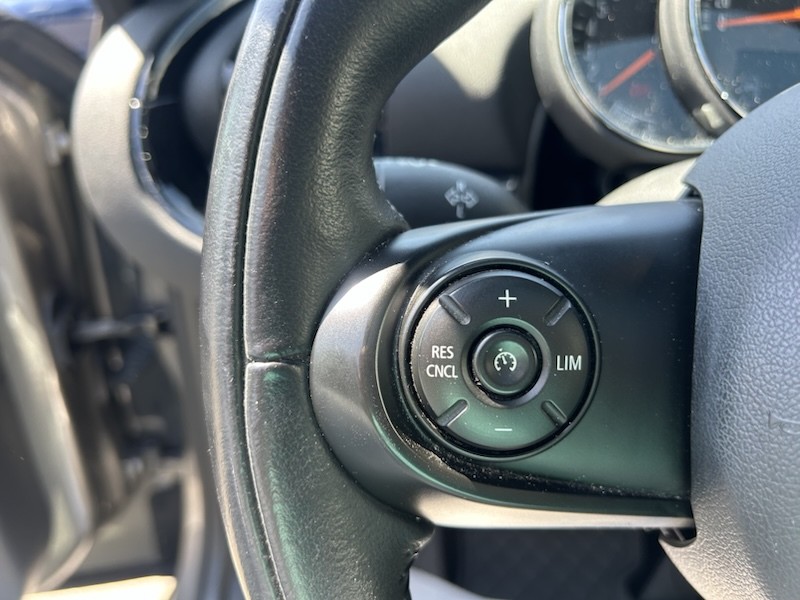MINI One Clubman CHILLI KLIMA*PANORAMD*SHZG*NAVI*LED*PDC*AHK