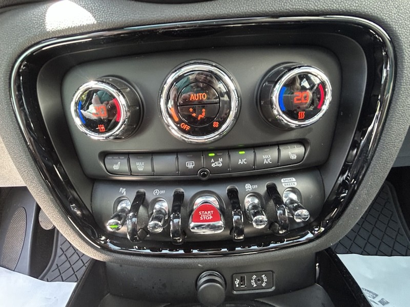 MINI One Clubman CHILLI KLIMA*PANORAMD*SHZG*NAVI*LED*PDC*AHK