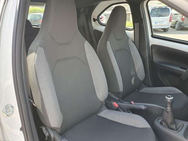 Toyota Aygo X Play