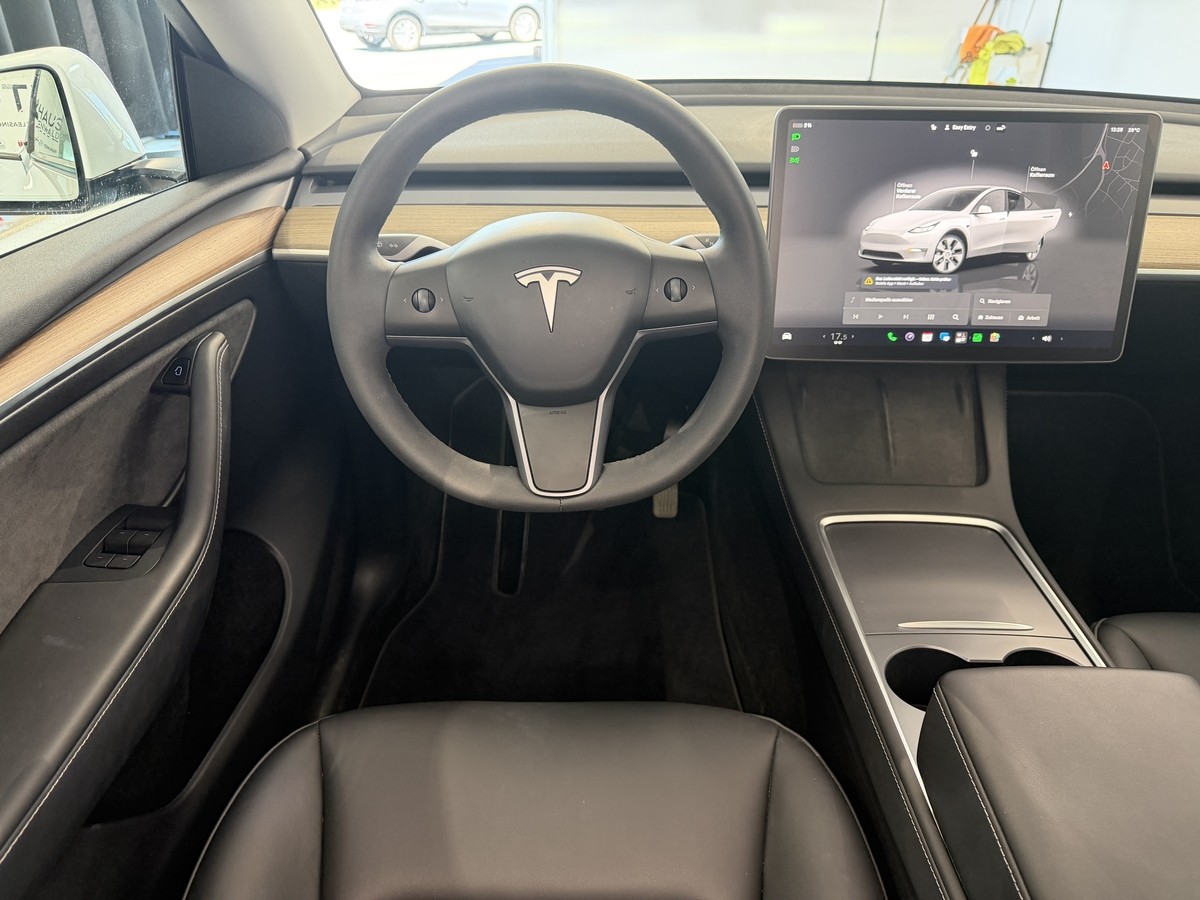 Tesla Model Y RWD Basis *93% Batteriezustand*