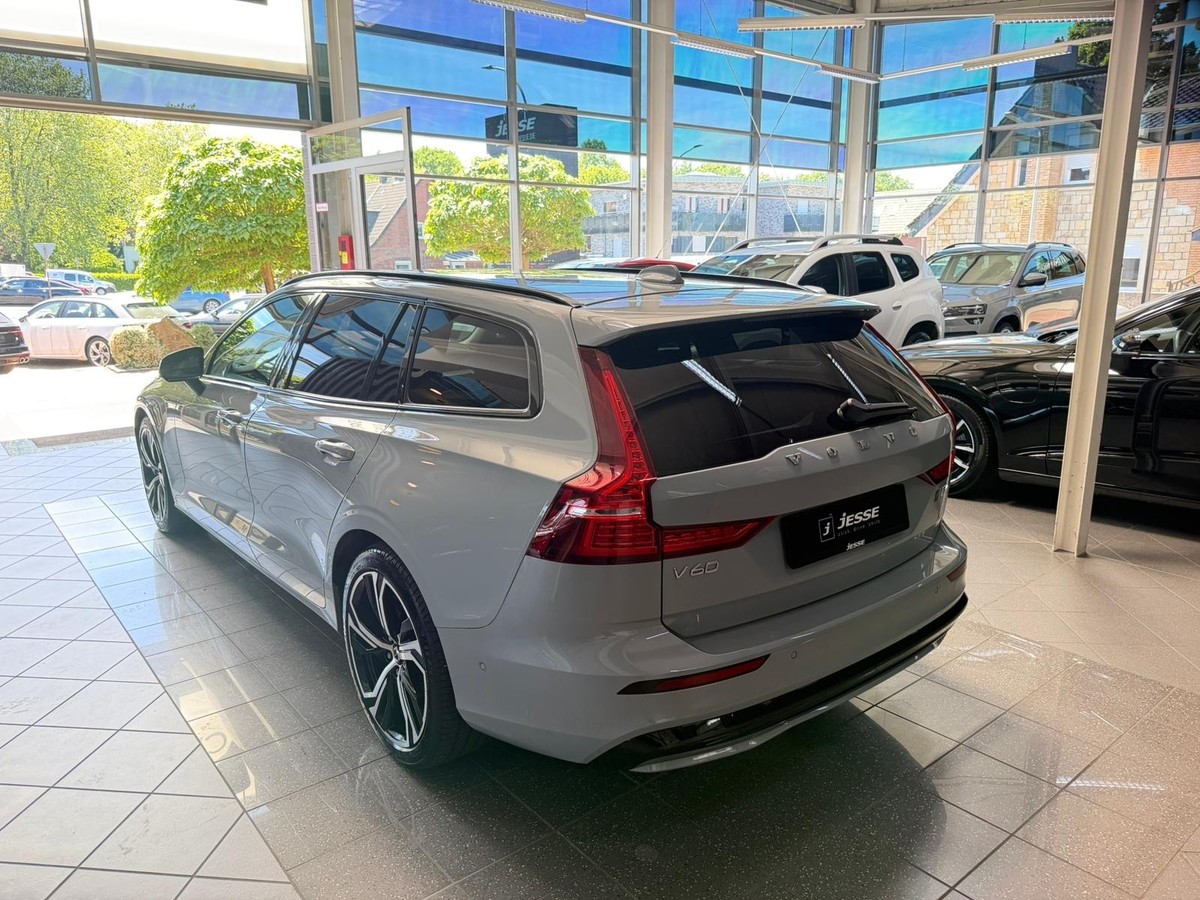 Volvo V60 B4 Plus Dark LED BLIS H&K AHK 360