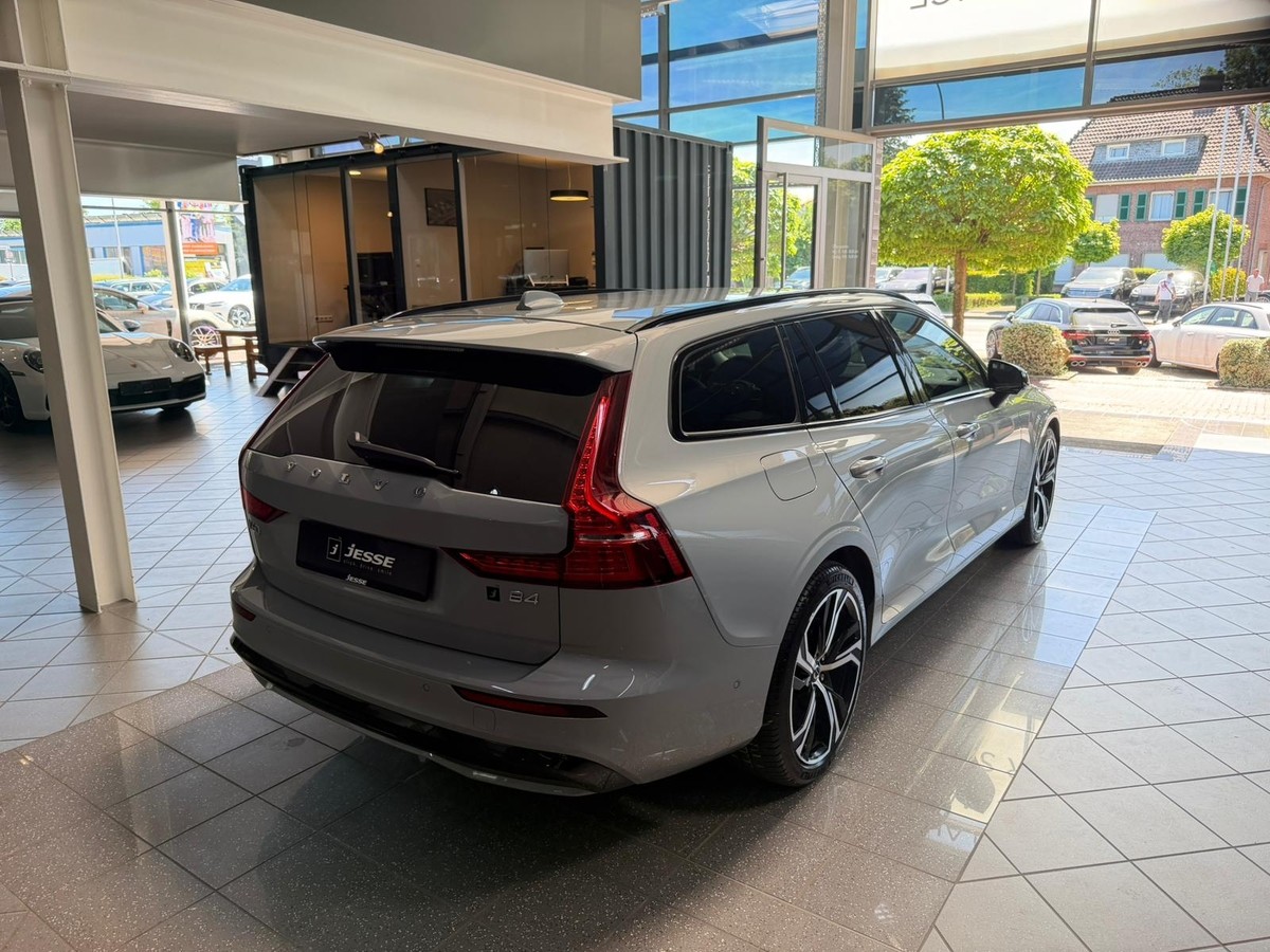 Volvo V60 B4 Plus Dark LED BLIS H&K AHK 360