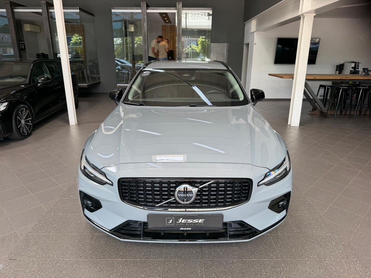 Volvo V60 B4 Plus Dark LED BLIS H&K AHK 360