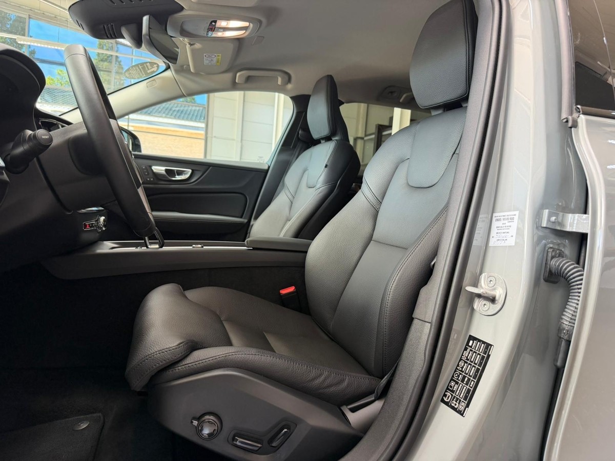 Volvo V60 B4 Plus Dark LED BLIS H&K AHK 360