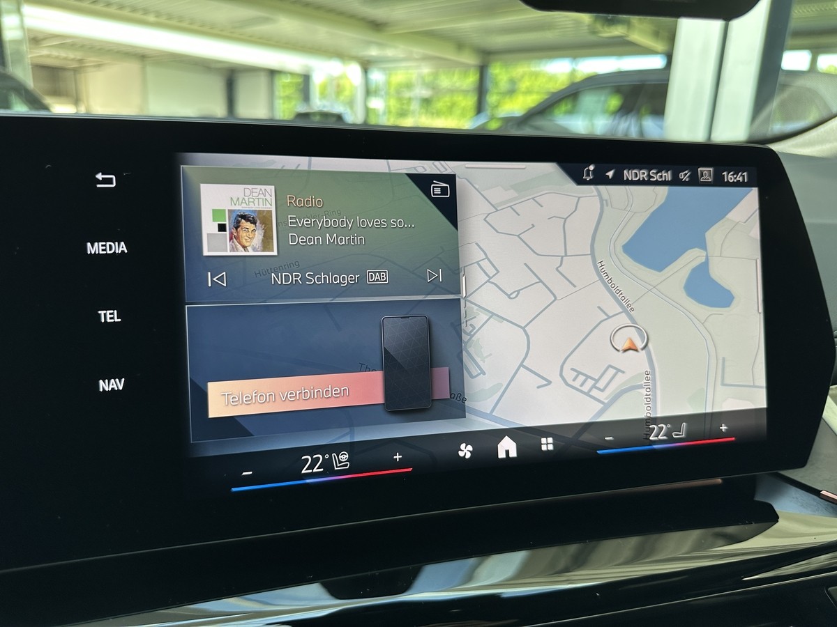 BMW 218 Active Tourer M Sport LED HUD Sitz u. Lenkradhz. Kamera