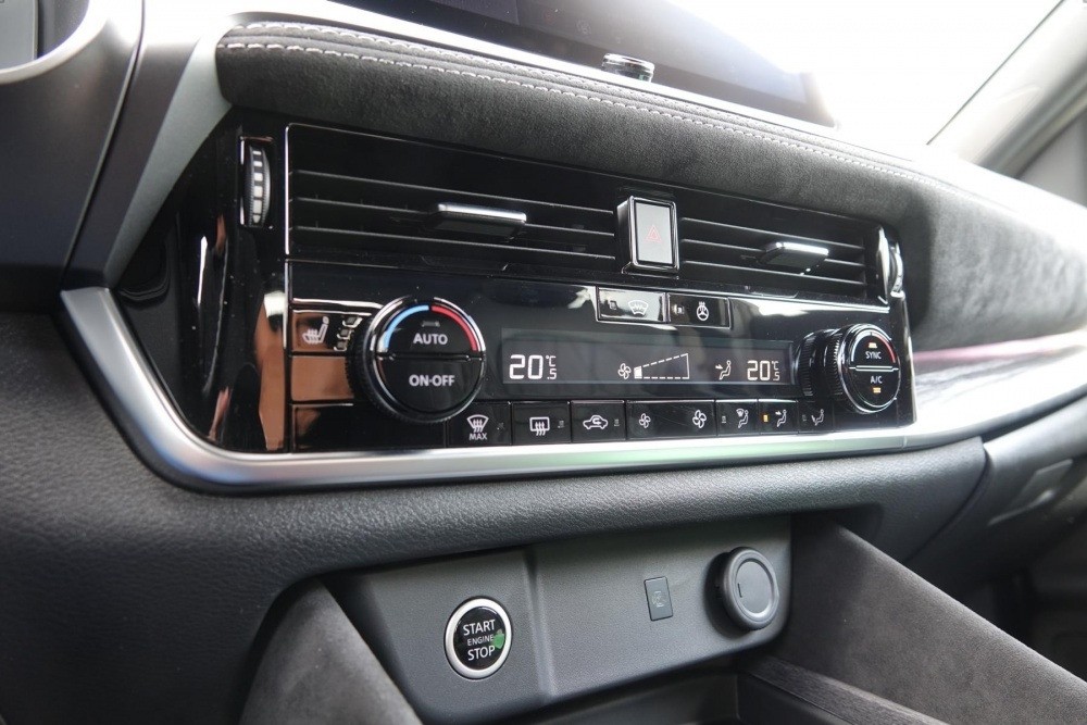 Nissan Qashqai TEKNA+ (plus) BOSE/Pano/HeadUp/Leder