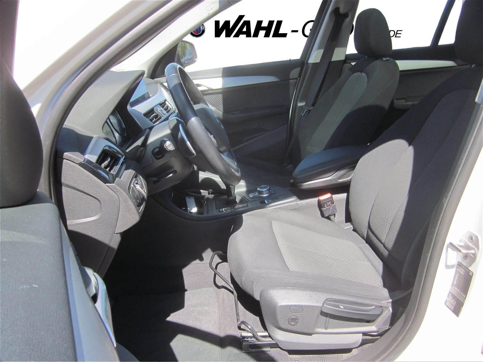 BMW X1 ADVANTAGE AUT NAVI PANO RFK GRA PDC DAB SHZG LORDOSENSTÜTZE