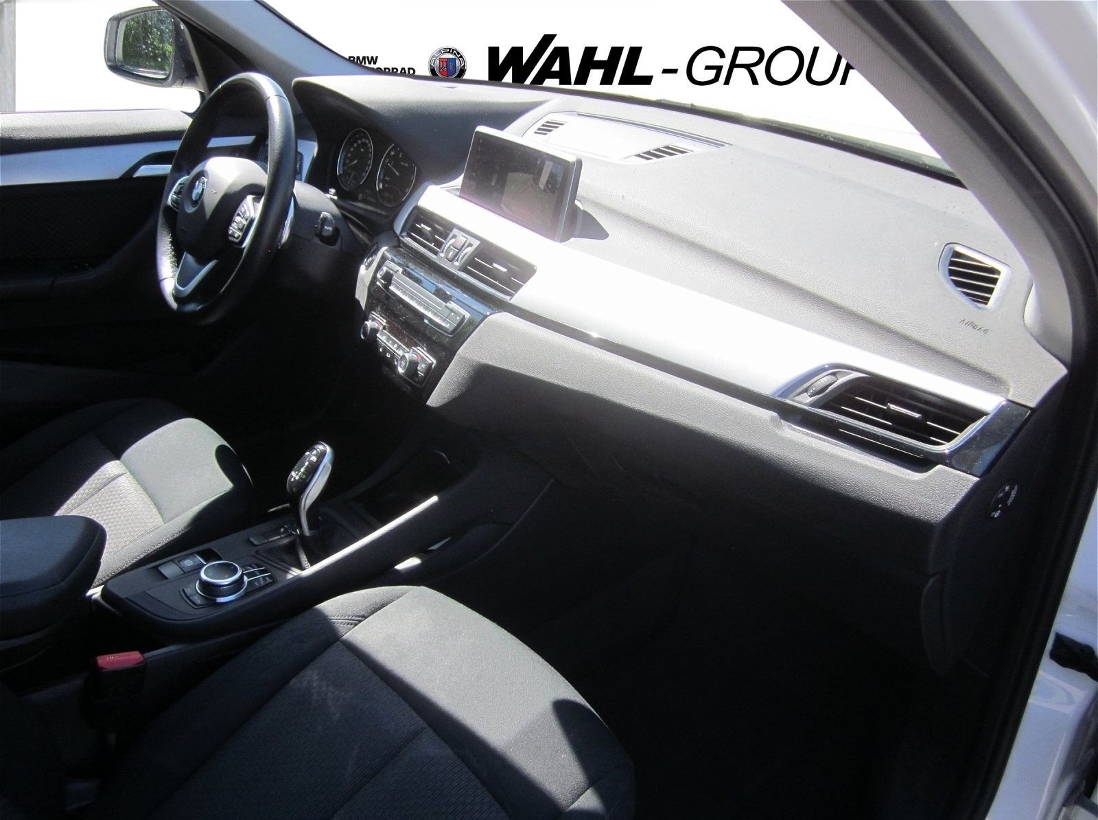BMW X1 ADVANTAGE AUT NAVI PANO RFK GRA PDC DAB SHZG LORDOSENSTÜTZE