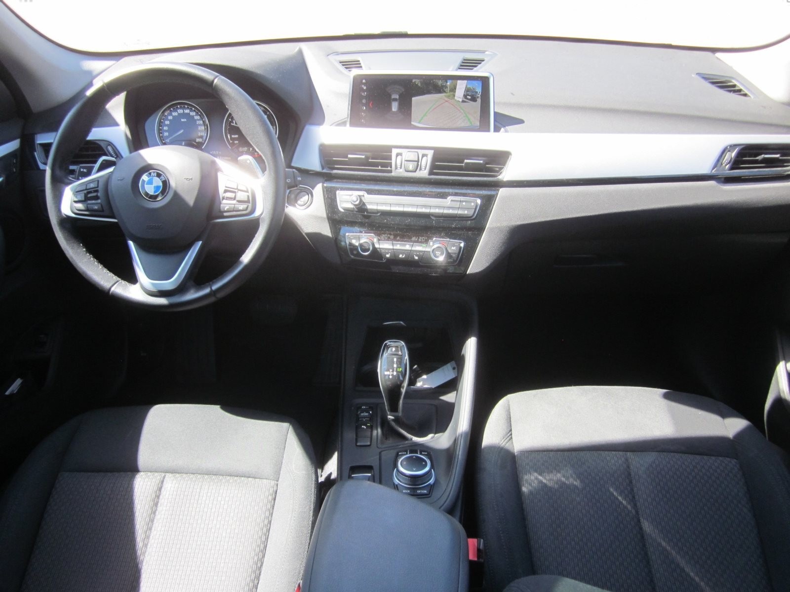 BMW X1 ADVANTAGE AUT NAVI PANO RFK GRA PDC DAB SHZG LORDOSENSTÜTZE