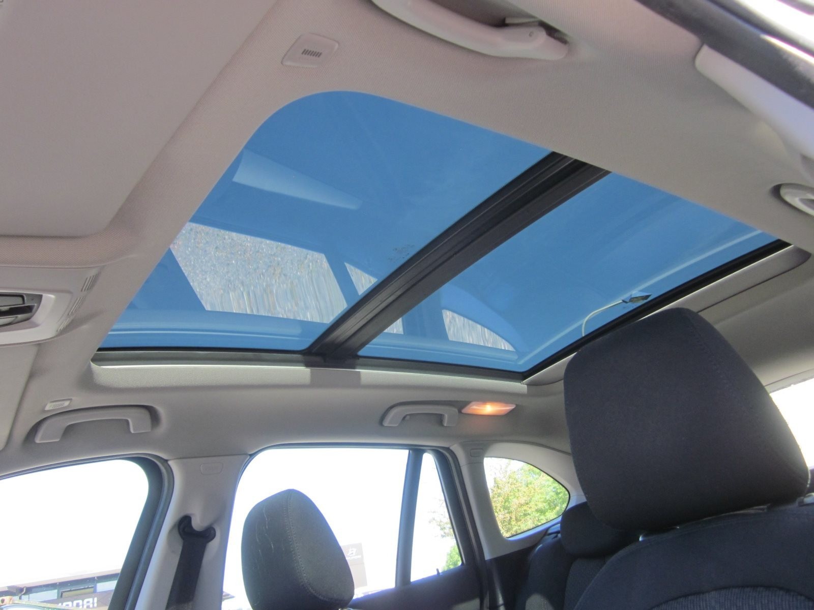 BMW X1 ADVANTAGE AUT NAVI PANO RFK GRA PDC DAB SHZG LORDOSENSTÜTZE