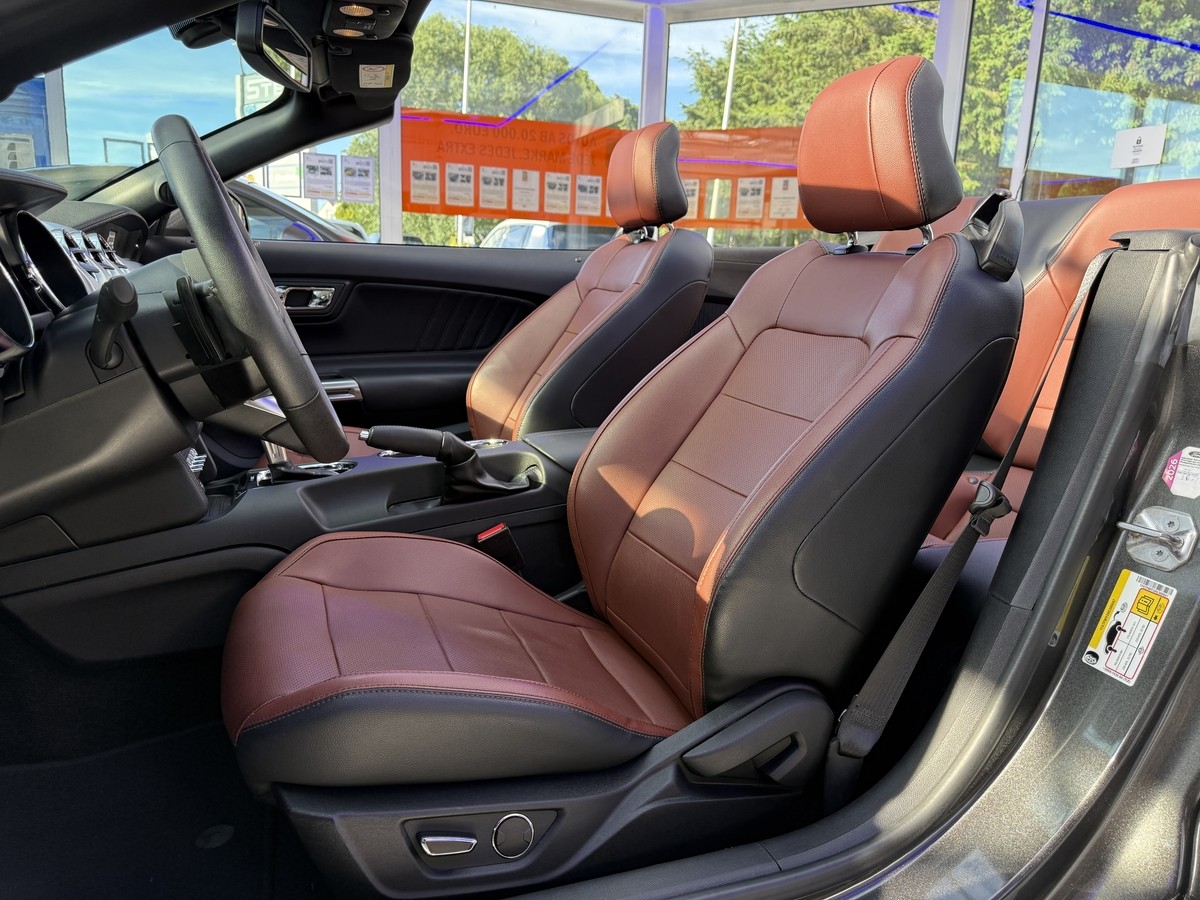 Ford Mustang Convertible 5.0 *1.Hd.*dt.Fzg.*SH-gepflegt.*