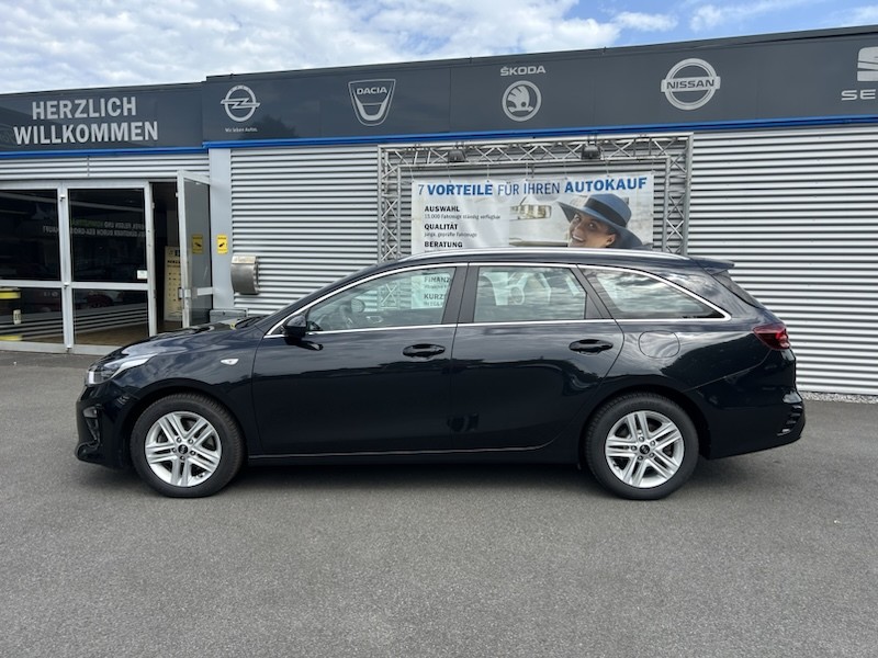 Kia cee'd / Ceed 1.6 CRDi VISION AUTOM*SHZG*NAVI*BTH*PDC*R-CAM