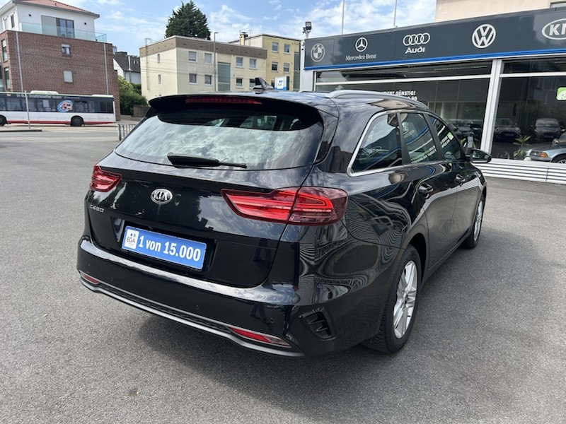 Kia cee'd / Ceed 1.6 CRDi VISION AUTOM*SHZG*NAVI*BTH*PDC*R-CAM
